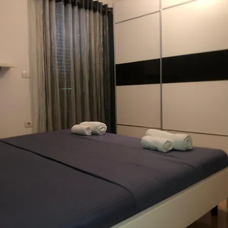 Ajmi Luxury Durres Vila